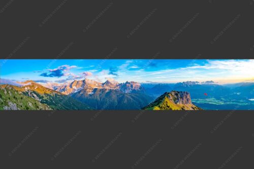 Signalkopf mit Karwendel- und Wettersteingebirge - Abflug 5:1  -- Gleitschirm im Karwendel - mehr Infos bei www.Kriner-Weiermann.de