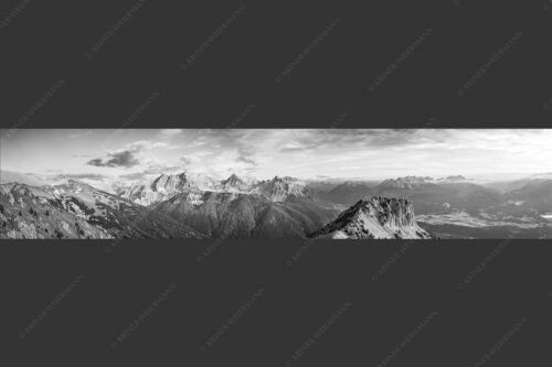 Signalkopf mit Karwendel- und Wettersteingebirge - Abflug 5:1 sw -- Gleitschirm im Karwendel - mehr Infos bei www.Kriner-Weiermann.de