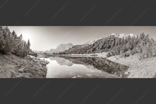 Almsommer auf der Fereineralm im Karwendelgebirge - Almfrieden 3:1 sepia -- Fereineralm im Karwendel - mehr Infos bei www.Kriner-Weiermann.de