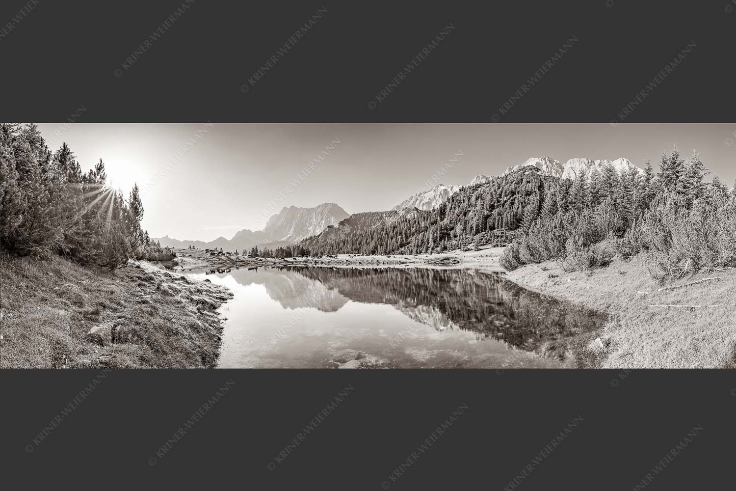 Almsommer auf der Fereineralm im Karwendelgebirge - Almfrieden 3:1 sepia -- Fereineralm im Karwendel - mehr Infos bei www.Kriner-Weiermann.de
