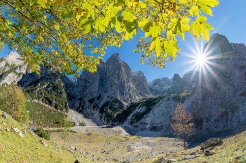 Die Sonne verschwindet am Oberreintalturm - Bald kommt der Herbst 3:2  -- Oberreintal im Wetterstein - mehr Infos bei www.Kriner-Weiermann.de