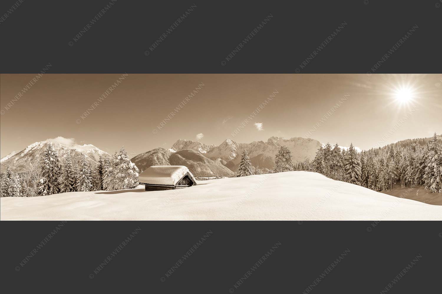 Blick ins Soiern- und Karwendelgebirge - Beeindruckendes Karwendel II 3:1 sepia -- Winterlandschaft bei Mittenwald - mehr Infos bei www.Kriner-Weiermann.de