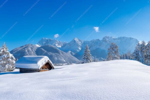 Blick ins Soiern- und Karwendelgebirge - Beeindruckendes Karwendel II 3:2  -- Winterlandschaft bei Mittenwald - mehr Infos bei www.Kriner-Weiermann.de