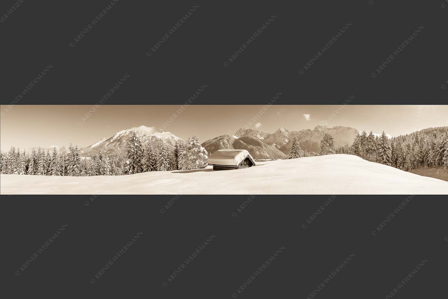Blick ins Soiern- und Karwendelgebirge - Beeindruckendes Karwendel II 5:1 sepia -- Winterlandschaft bei Mittenwald - mehr Infos bei www.Kriner-Weiermann.de