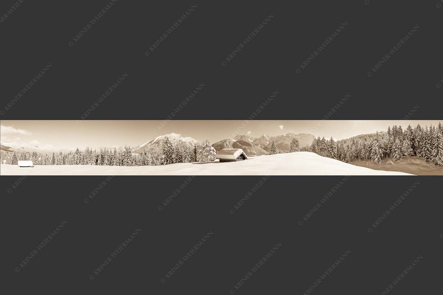 Blick ins Soiern- und Karwendelgebirge - Beeindruckendes Karwendel II 8:1 sepia -- Winterlandschaft bei Mittenwald - mehr Infos bei www.Kriner-Weiermann.de