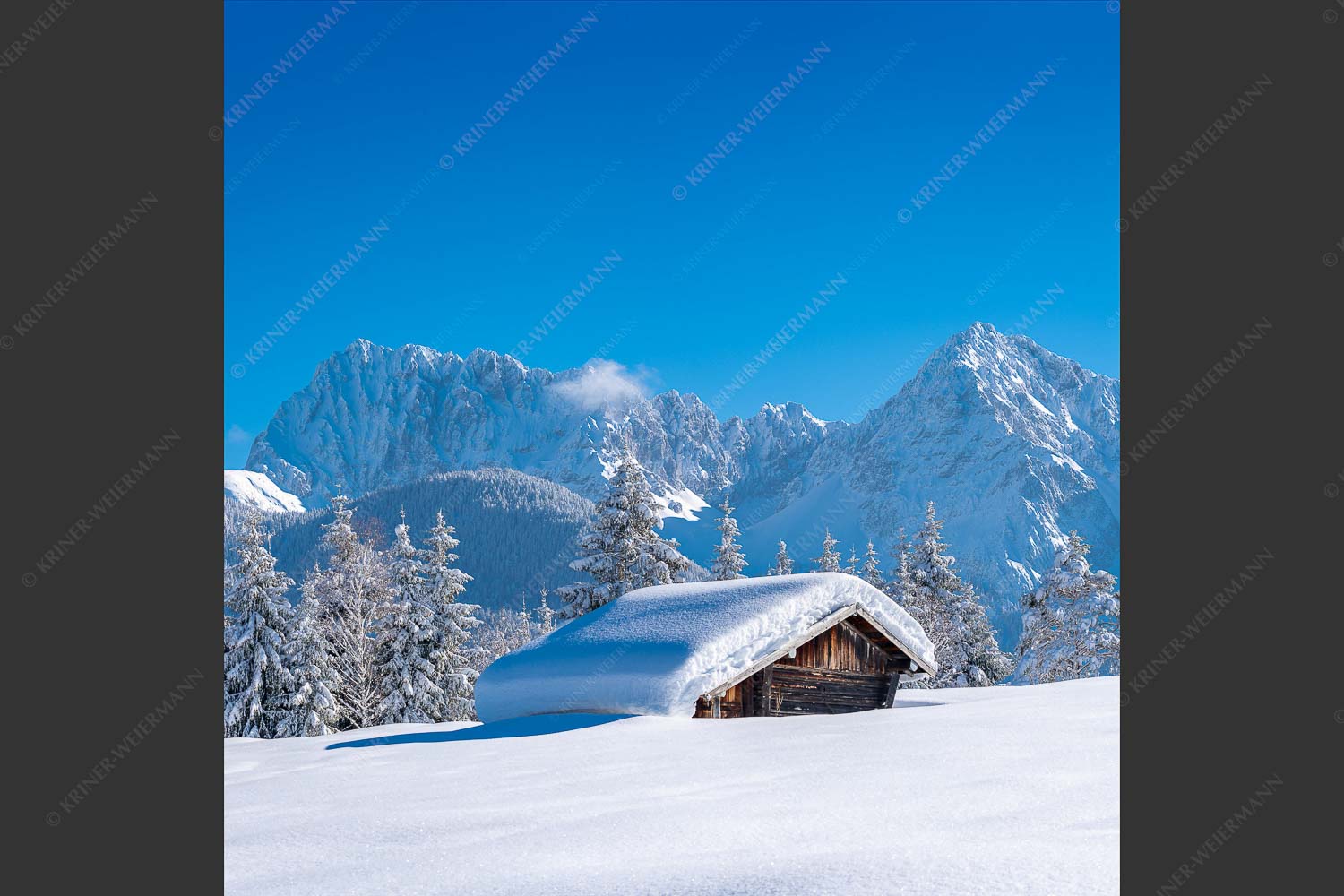 Blick zum Karwendelgebirge mit Wörner, Tiefkar- und Westlicher Karwendelspitze - Beeindruckendes Karwendel 1:1  -- Viel Schnee auf Heustadel - mehr Infos bei www.Kriner-Weiermann.de