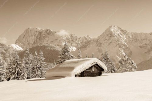 Blick zum Karwendelgebirge mit Wörner, Tiefkar- und Westlicher Karwendelspitze - Beeindruckendes Karwendel 3:2 sepia -- Viel Schnee auf Heustadel - mehr Infos bei www.Kriner-Weiermann.de