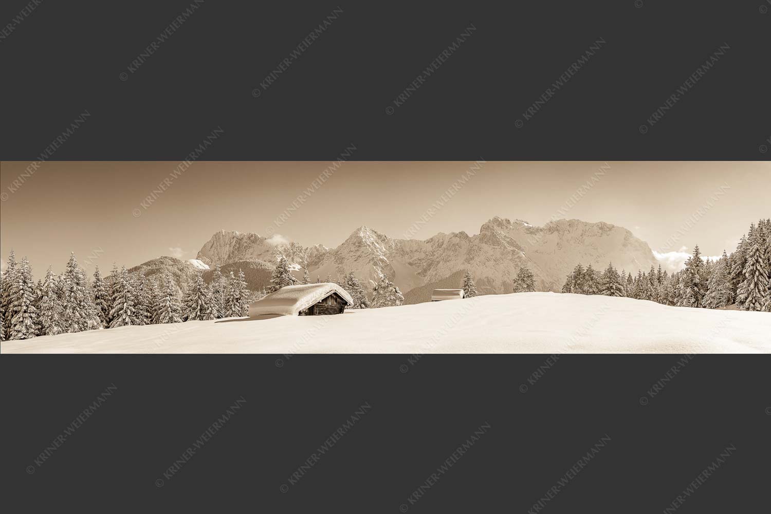 Blick zum Karwendelgebirge mit Wörner, Tiefkar- und Westlicher Karwendelspitze - Beeindruckendes Karwendel 4:1 sepia -- Viel Schnee auf Heustadel - mehr Infos bei www.Kriner-Weiermann.de