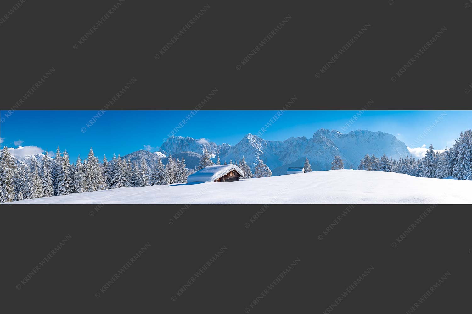 Blick zum Karwendelgebirge mit Wörner, Tiefkar- und Westlicher Karwendelspitze - Beeindruckendes Karwendel 5:1 -- Viel Schnee auf Heustadel - mehr Infos bei www.Kriner-Weiermann.de