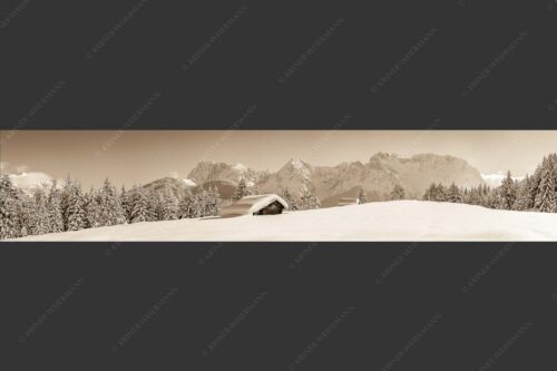 Blick zum Karwendelgebirge mit Wörner, Tiefkar- und Westlicher Karwendelspitze - Beeindruckendes Karwendel 5:1 sepia -- Viel Schnee auf Heustadel - mehr Infos bei www.Kriner-Weiermann.de