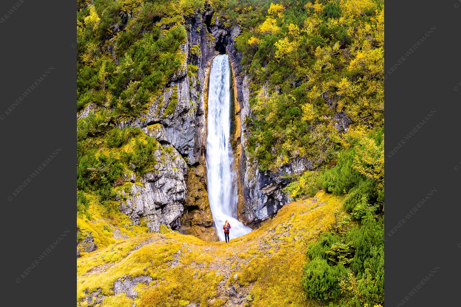 Partnachfall im Reintal im Wettersteingebirge - Beeindruckt 1:1 -- Wasserfall im Wetterstein - mehr Infos bei www.Kriner-Weiermann.de