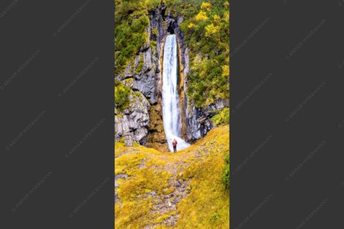 Partnachfall im Reintal im Wettersteingebirge - Beeindruckt 1:2  -- Wasserfall im Wetterstein - mehr Infos bei www.Kriner-Weiermann.de