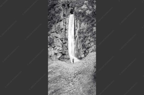 Partnachfall im Reintal im Wettersteingebirge - Beeindruckt 1:2 sw -- Wasserfall im Wetterstein - mehr Infos bei www.Kriner-Weiermann.de