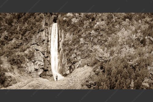 Partnachfall im Reintal im Wettersteingebirge - Beeindruckt 2:1 sepia -- Wasserfall im Wetterstein - mehr Infos bei www.Kriner-Weiermann.de