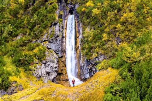 Partnachfall im Reintal im Wettersteingebirge - Beeindruckt 3:2  -- Wasserfall im Wetterstein - mehr Infos bei www.Kriner-Weiermann.de