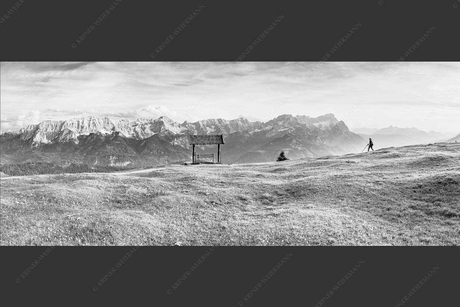 Wandern am Rosswank im Estergebirge mit Aussicht zum Wettersteingebirge - Bergwandern vom Feinsten 2,5:1 sw -- Wank mit Wetterstein - mehr Infos bei www.Kriner-Weiermann.de