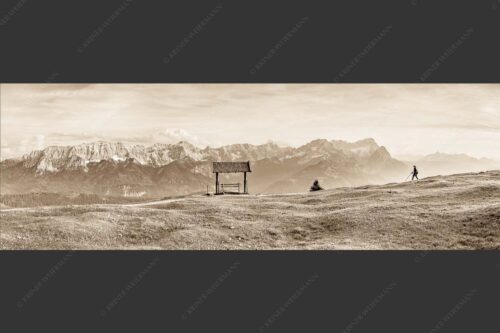Wandern am Rosswank im Estergebirge mit Aussicht zum Wettersteingebirge - Bergwandern vom Feinsten 3:1 sepia -- Wank mit Wetterstein - mehr Infos bei www.Kriner-Weiermann.de