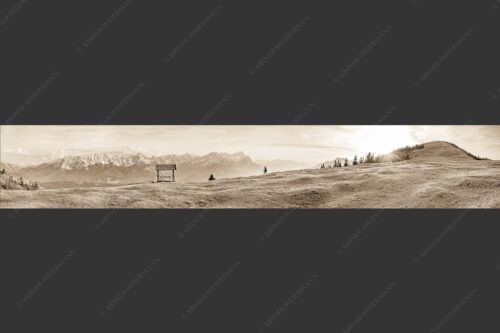 Wandern am Rosswank im Estergebirge mit Aussicht zum Wettersteingebirge - Bergwandern vom Feinsten 6:1 sepia -- Wank mit Wetterstein - mehr Infos bei www.Kriner-Weiermann.de