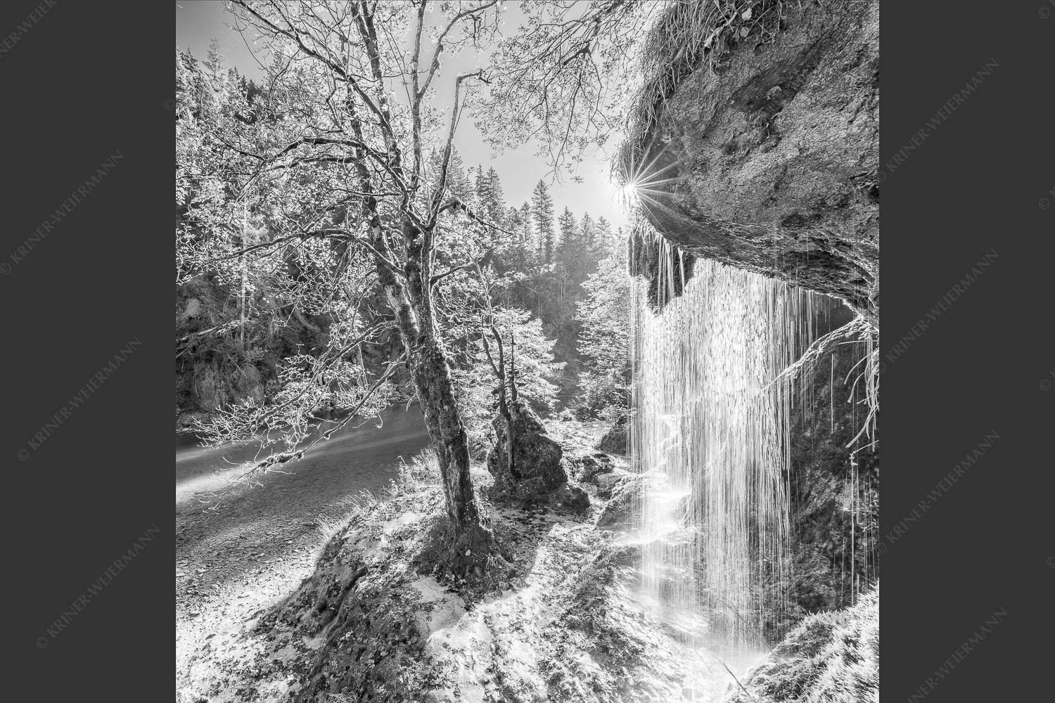 Schleierfall in der Ammerschlucht an der Ammer - Bezaubernd 1:1 sw -- Schleierfälle in der Ammerschlucht - mehr Infos bei www.Kriner-Weiermann.de