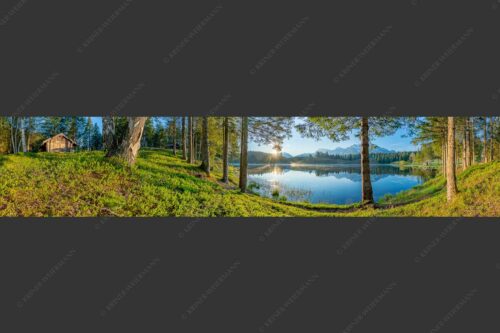 Blick über den Wildensee zum Sonnenaufgang im Soierngebirge mit Karwendel - Blaubeerwald 5:1  -- Sonnenaufgang am Wildensee - mehr Infos bei www.Kriner-Weiermann.de