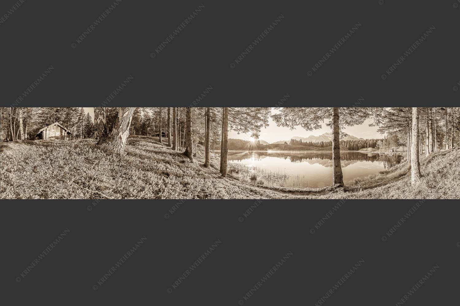Blick über den Wildensee zum Sonnenaufgang im Soierngebirge mit Karwendel - Blaubeerwald 5:1 sepia -- Sonnenaufgang am Wildensee - mehr Infos bei www.Kriner-Weiermann.de