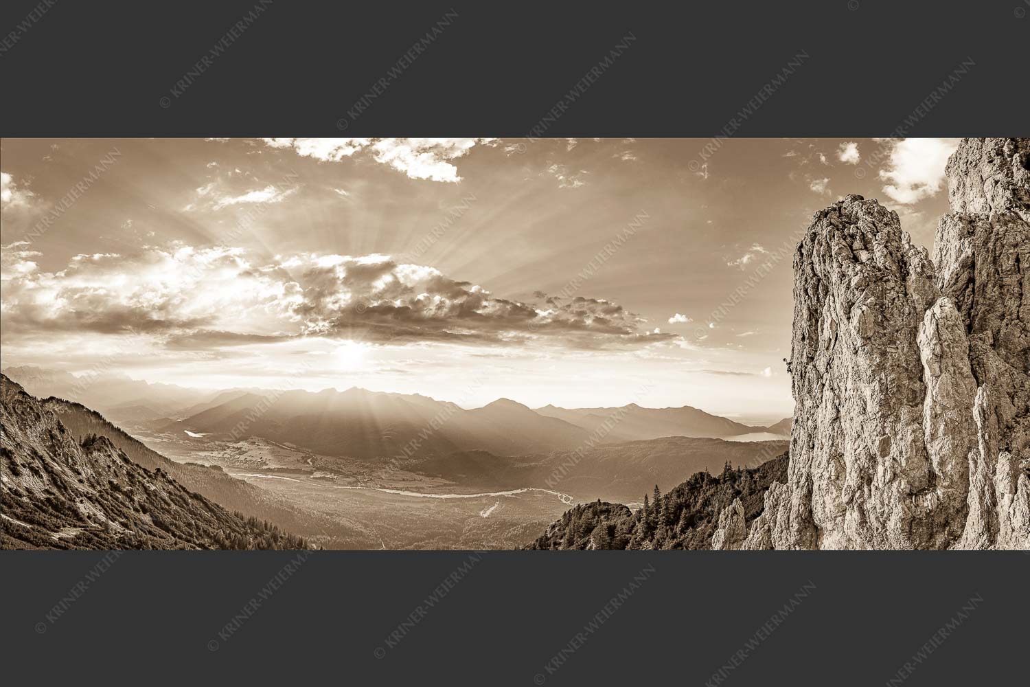 Kletterer im Soierngebirge mit Blick ins Obere Isartal und zum Walchensee - Bliasch 2,5:1 sepia -- Klettern im Soierngebirge - mehr Infos bei www.Kriner-Weiermann.de