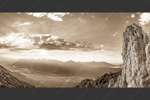 Kletterer im Soierngebirge mit Blick ins Obere Isartal und zum Walchensee - Bliasch 2:1 sepia -- Klettern im Soierngebirge - mehr Infos bei www.Kriner-Weiermann.de