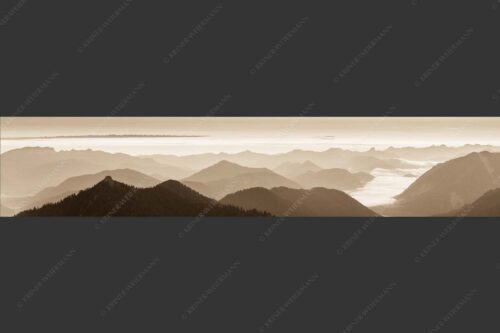 Ausicht übers Isartal in die Bayerischen Voralpen - Blick hinaus 5:1 sepia -- Soierngebirge Sonnenaufgang - mehr Infos bei www.Kriner-Weiermann.de