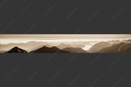 Ausicht übers Isartal in die Bayerischen Voralpen - Blick hinaus 7:1 sepia -- Soierngebirge Sonnenaufgang - mehr Infos bei www.Kriner-Weiermann.de