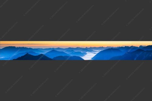 Ausicht übers Isartal in die Bayerischen Voralpen - Blick hinaus 8:1  -- Soierngebirge Sonnenaufgang - mehr Infos bei www.Kriner-Weiermann.de
