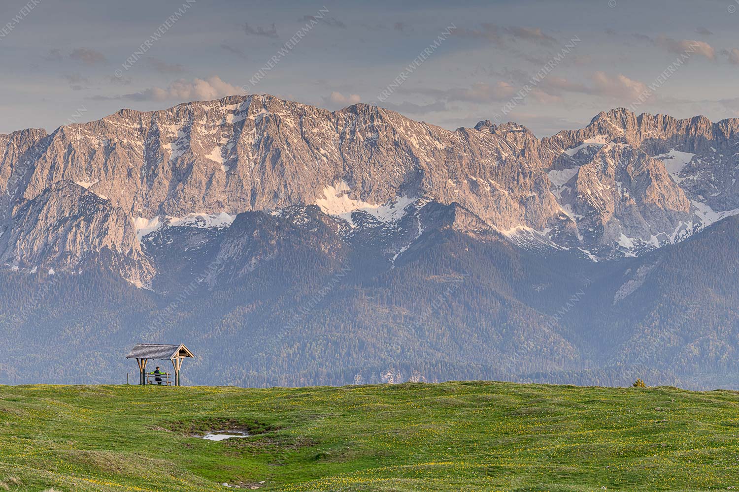 Eines der schönsten Panoramen im Garmisch-Partenkirchen bietet die Aussicht vom Wank - Der Blick ins Herz 3:2  -- Panorama am Wank - mehr Infos bei www.Kriner-Weiermann.de