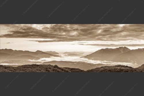 Blick ins Obere Isartal mit Estergebirge, Soierngebirge und Karwendel - Der letzte Tag beginnt 3:1 sepia -- Sonnenaufgang Oberes Isartal - mehr Infos bei www.Kriner-Weiermann.de