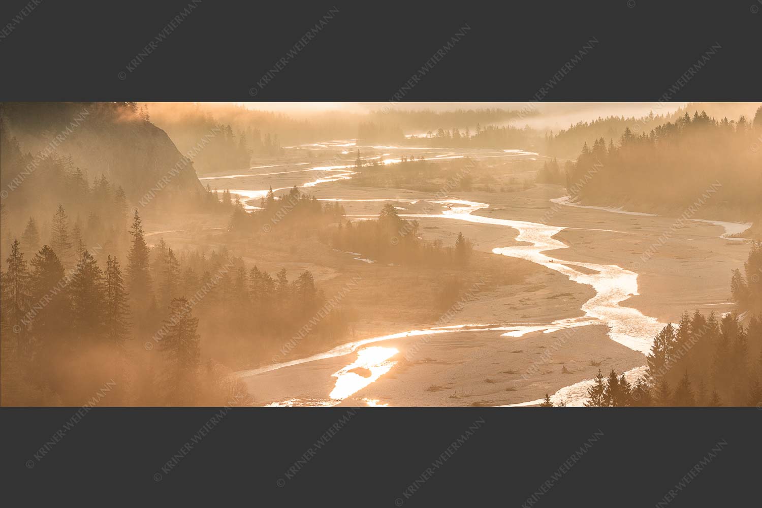 Morgentliche Kanufahrt auf der Isar bei Wallgau mit mystischer Nebelstimmung - Der Seele entlang 2,5:1 -- Isar bei Wallgau - mehr Infos bei www.Kriner-Weiermann.de