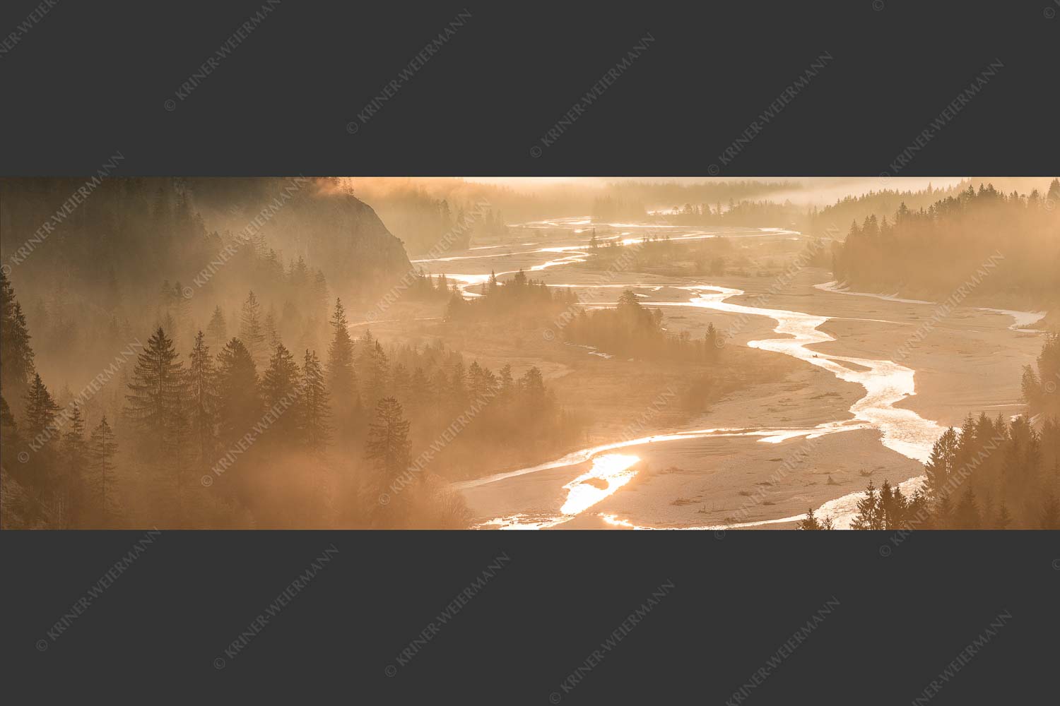 Morgentliche Kanufahrt auf der Isar bei Wallgau mit mystischer Nebelstimmung - Der Seele entlang 3:1 -- Isar bei Wallgau - mehr Infos bei www.Kriner-Weiermann.de