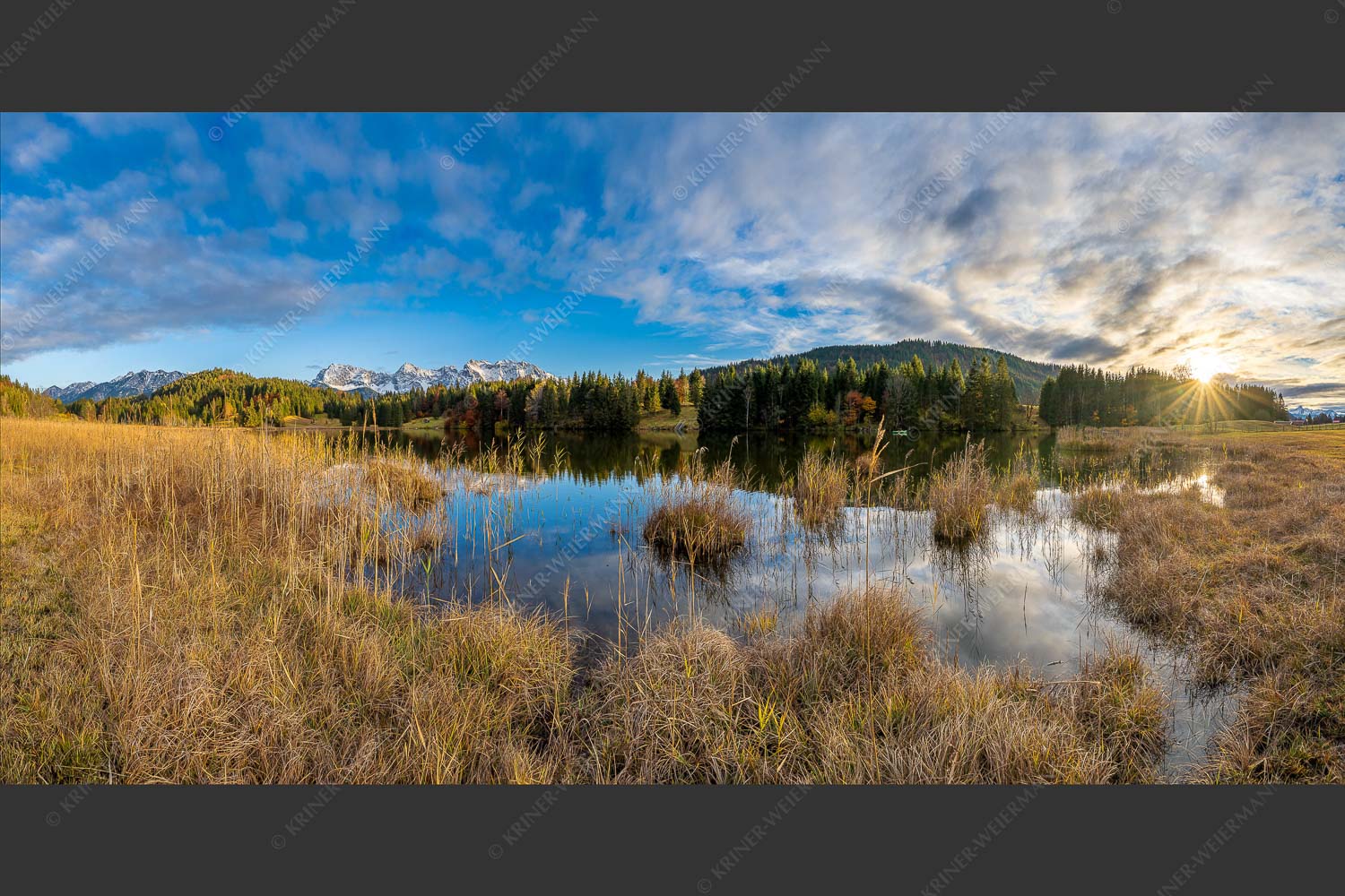 Sonnenuntergang am Geroldsee mit Blick zum Karwendelgebirge - Die Ruhe kehrt ein 2:1  -- Sonnenuntergang am Geroldsee mit Karwendel - mehr Infos bei www.Kriner-Weiermann.de