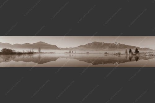 Morgenstimmung am Eichsee im Kochler Moos mit Blick zum Herzogstand bis hin zum Karwendel - Durchblick 5:1 sepia -- Herzogstand und Heimgarten - mehr Infos bei www.Kriner-Weiermann.de