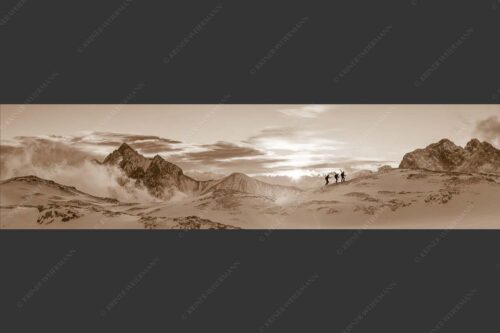 Am frühen Morgen unterwegs auf dem Zugspitzplatt - Early bird 4:1 sepia -- Sonnenaufgang im Zugspitzgebiet - mehr Infos bei www.Kriner-Weiermann.de