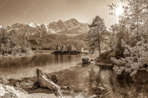 Blick über Eibsee zur Zugspitze im Wettersteingebirge - Eibseeklassiker 3:2 sepia -- Eibsee mit Zugspitze - mehr Infos bei www.Kriner-Weiermann.de