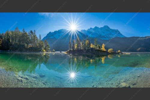 Blick über Eibsee zur Zugspitze im Wettersteingebirge - Eibseesterne 2:1  -- Sonnenaufgang am Eibsee - mehr Infos bei www.Kriner-Weiermann.de