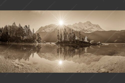 Blick über Eibsee zur Zugspitze im Wettersteingebirge - Eibseesterne 2:1 sepia -- Sonnenaufgang am Eibsee - mehr Infos bei www.Kriner-Weiermann.de