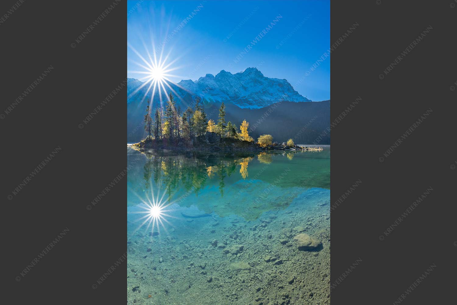 Blick über Eibsee zur Zugspitze im Wettersteingebirge - Eibseesterne 2:3  -- Sonnenaufgang am Eibsee - mehr Infos bei www.Kriner-Weiermann.de