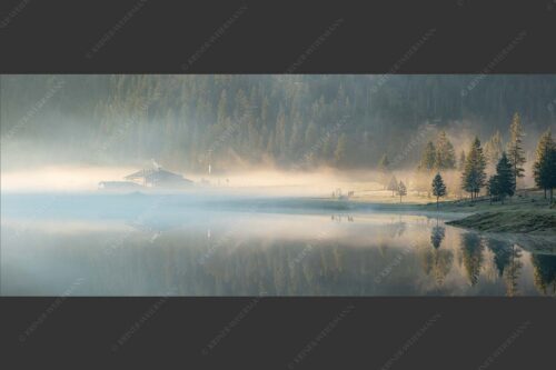 Frühlingsmorgen auf der Esterbergalm - Ein Morgen am Esterberg 2,5:1  -- See an der Esterbergalm - mehr Infos bei www.Kriner-Weiermann.de
