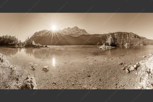 Blick über Eibsee zur Zugspitze - Einsame Bucht 2:1 sepia -- Sonnenaufgang am Eibsee mit Zugspitze - mehr Infos bei www.Kriner-Weiermann.de