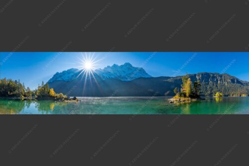 Blick über Eibsee zur Zugspitze - Einsame Bucht 4:1  -- Sonnenaufgang am Eibsee mit Zugspitze - mehr Infos bei www.Kriner-Weiermann.de