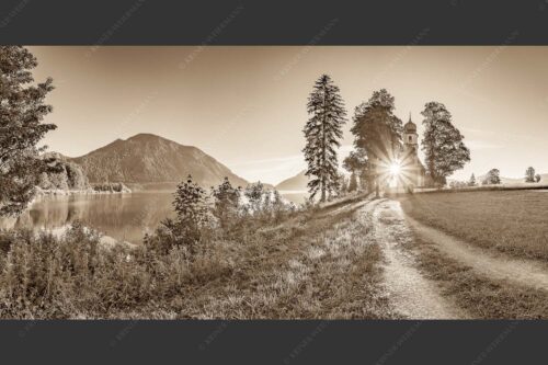 Sonnenaufgang an der Kirche St. Margareth auf Zwergern am Walchensee - Erleuchtet 2:1 sepia -- Kirche Sankt Margareth am Walchensee - mehr Infos bei www.Kriner-Weiermann.de