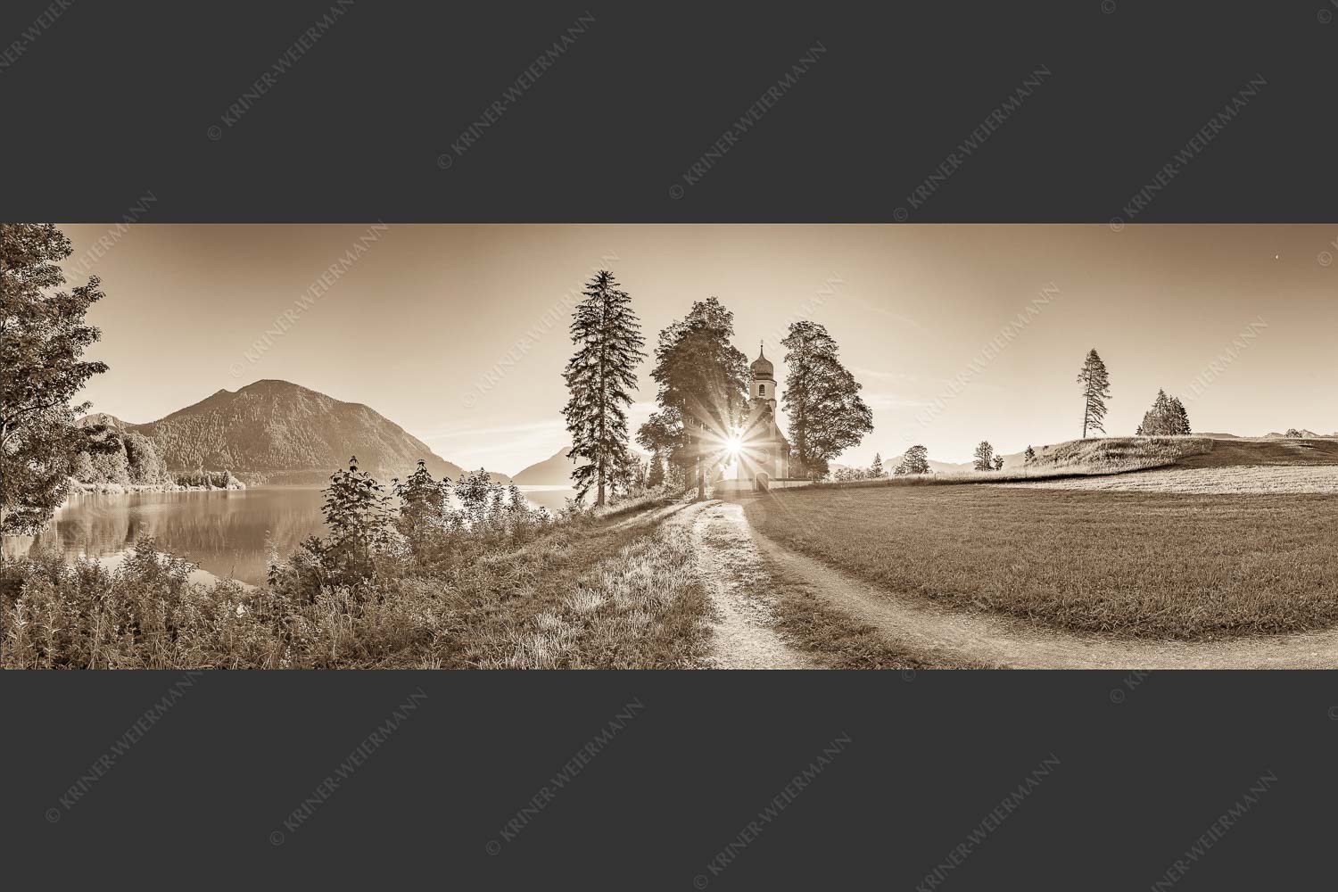 Sonnenaufgang an der Kirche St. Margareth auf Zwergern am Walchensee - Erleuchtet 3:1 sepia -- Kirche Sankt Margareth am Walchensee - mehr Infos bei www.Kriner-Weiermann.de