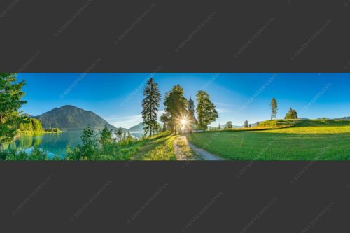 Sonnenaufgang an der Kirche St. Margareth auf Zwergern am Walchensee - Erleuchtet 4:1  -- Kirche Sankt Margareth am Walchensee - mehr Infos bei www.Kriner-Weiermann.de