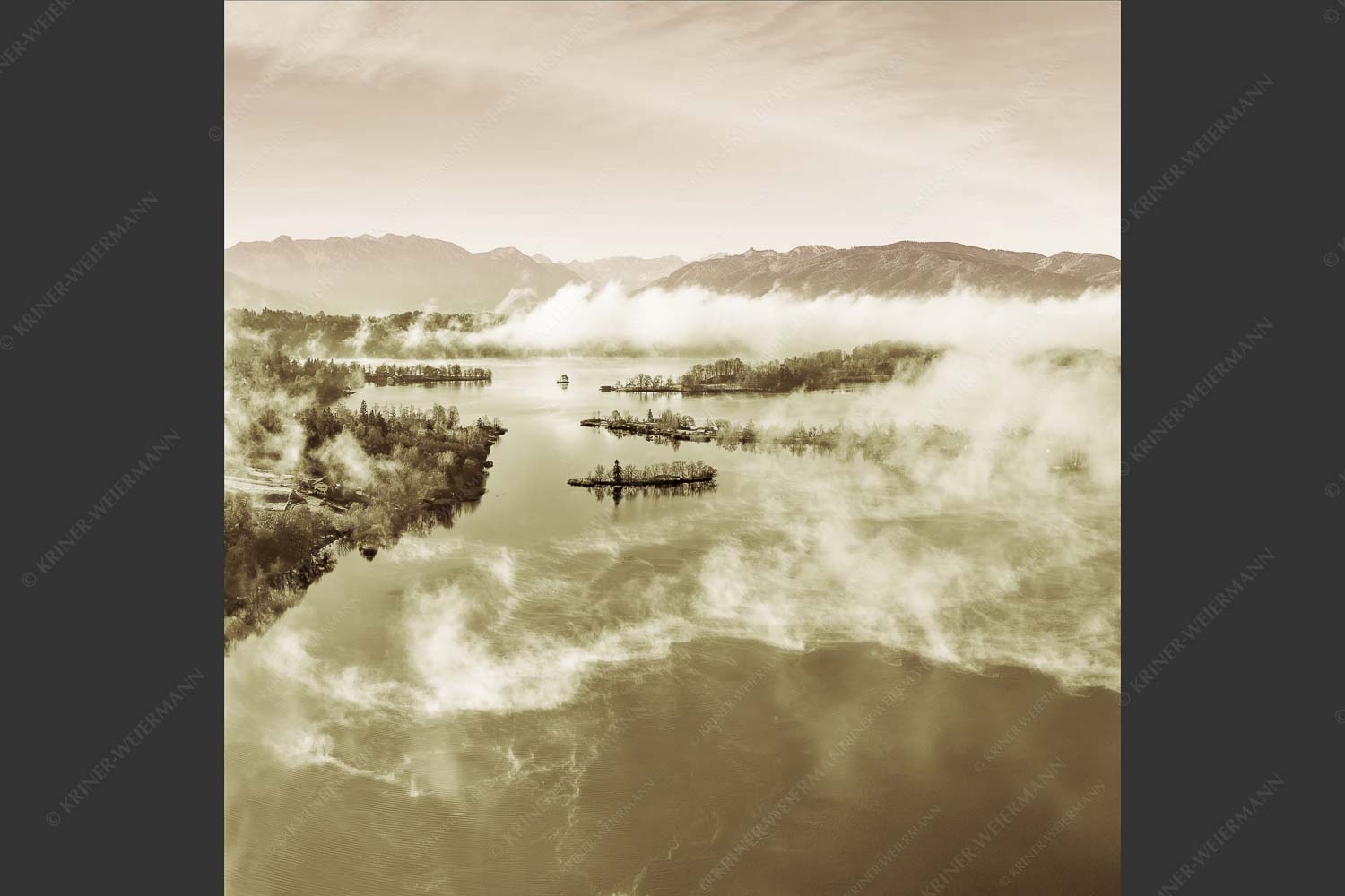 Blick über die Nebel am Staffelsee - Es lichtet sich 1:1 sepia -- Staffelsee Nebel Murnau Seehausen - mehr Infos bei www.Kriner-Weiermann.de