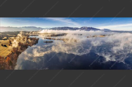 Blick über die Nebel am Staffelsee - Es lichtet sich 2,5:1  -- Staffelsee Nebel Murnau Seehausen - mehr Infos bei www.Kriner-Weiermann.de