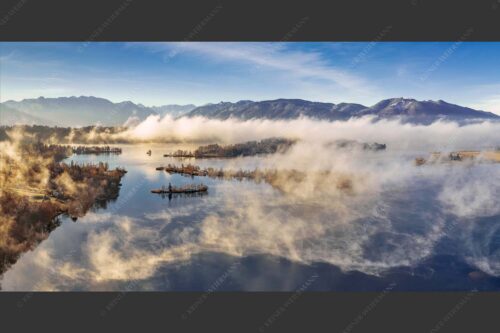 Blick über die Nebel am Staffelsee - Es lichtet sich 2:1  -- Staffelsee Nebel Murnau Seehausen - mehr Infos bei www.Kriner-Weiermann.de